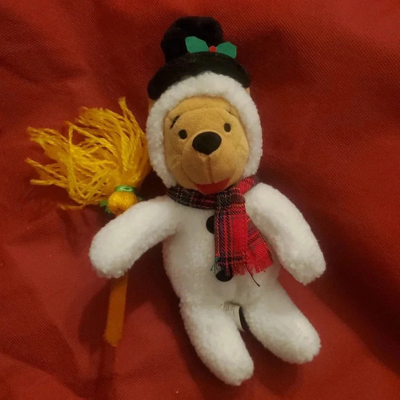 Mini christmas snowman disney pooh, 8 inches - Picture 2 of 4